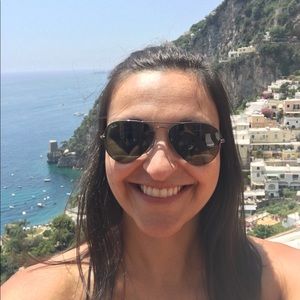 Meet your Posher, Casey